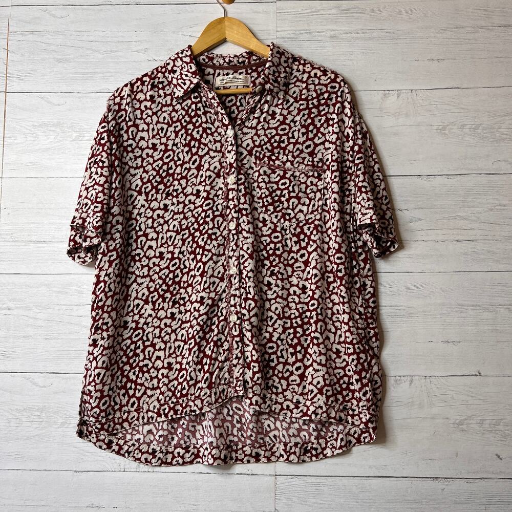We the Free Top Womens SZ Small Burgundy Leopard Print Button Down Short Sleeve